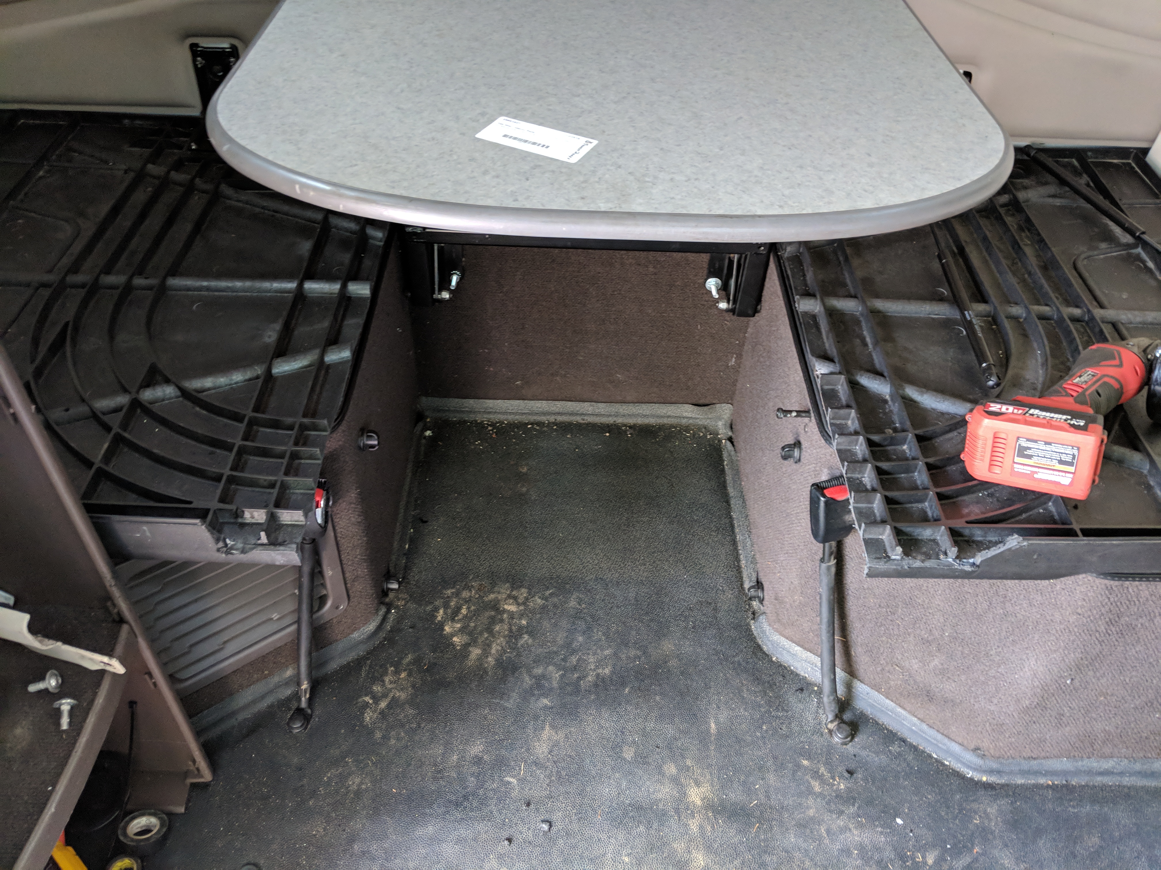 Converting the bottom sleeper to a dinette